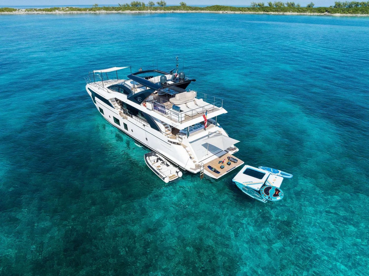 yacht-586100