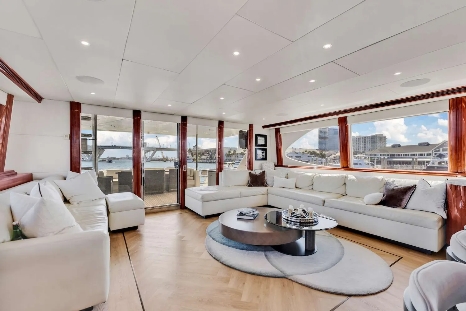 yacht-579389