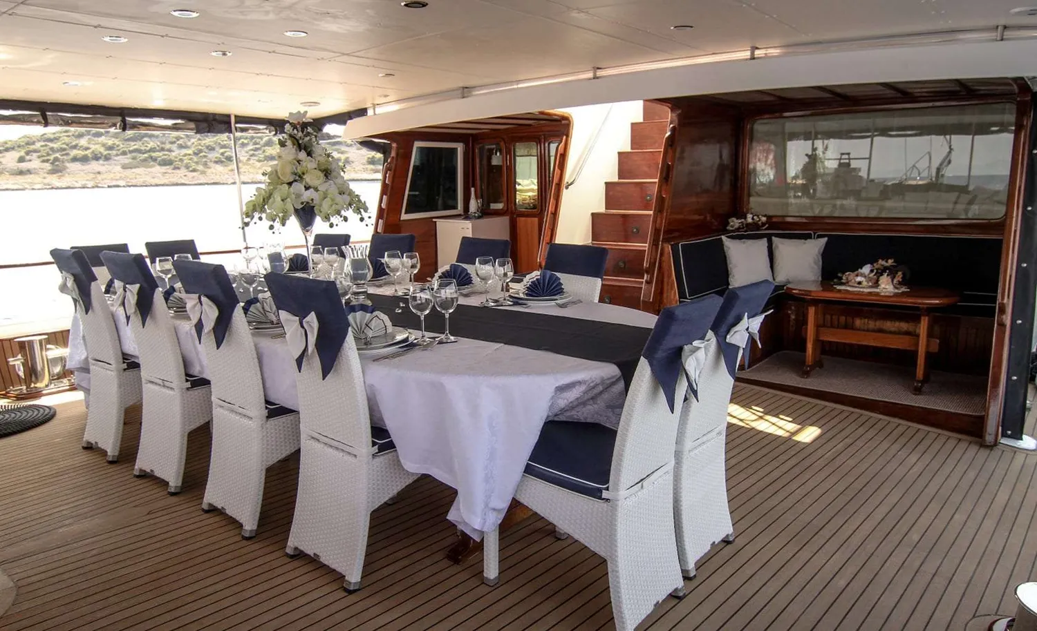 yacht-562608