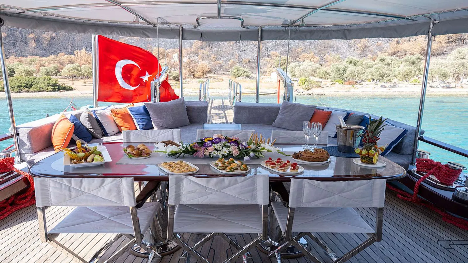 yacht-574893