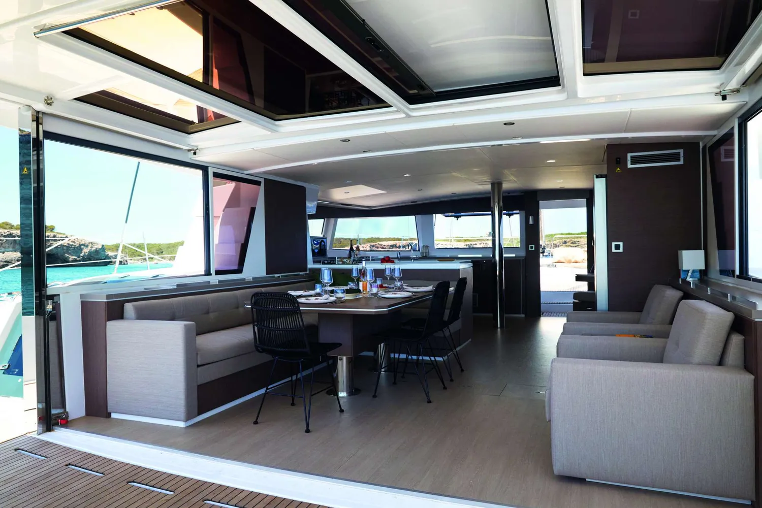 yacht-572765