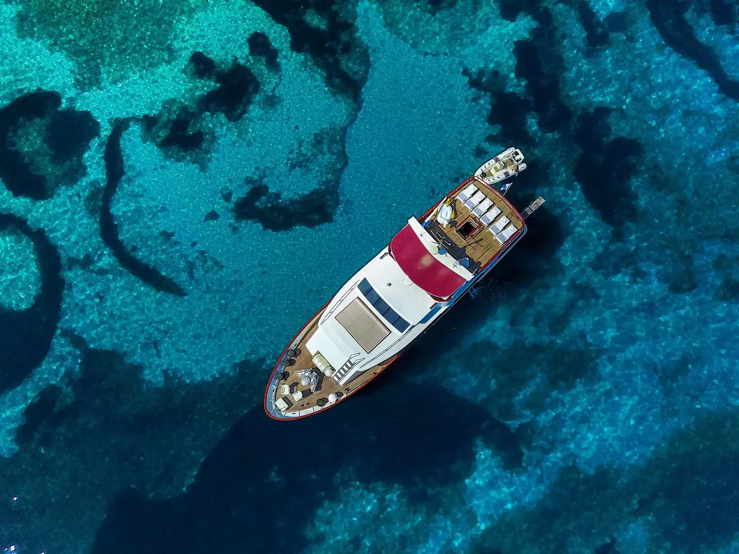yacht-587744