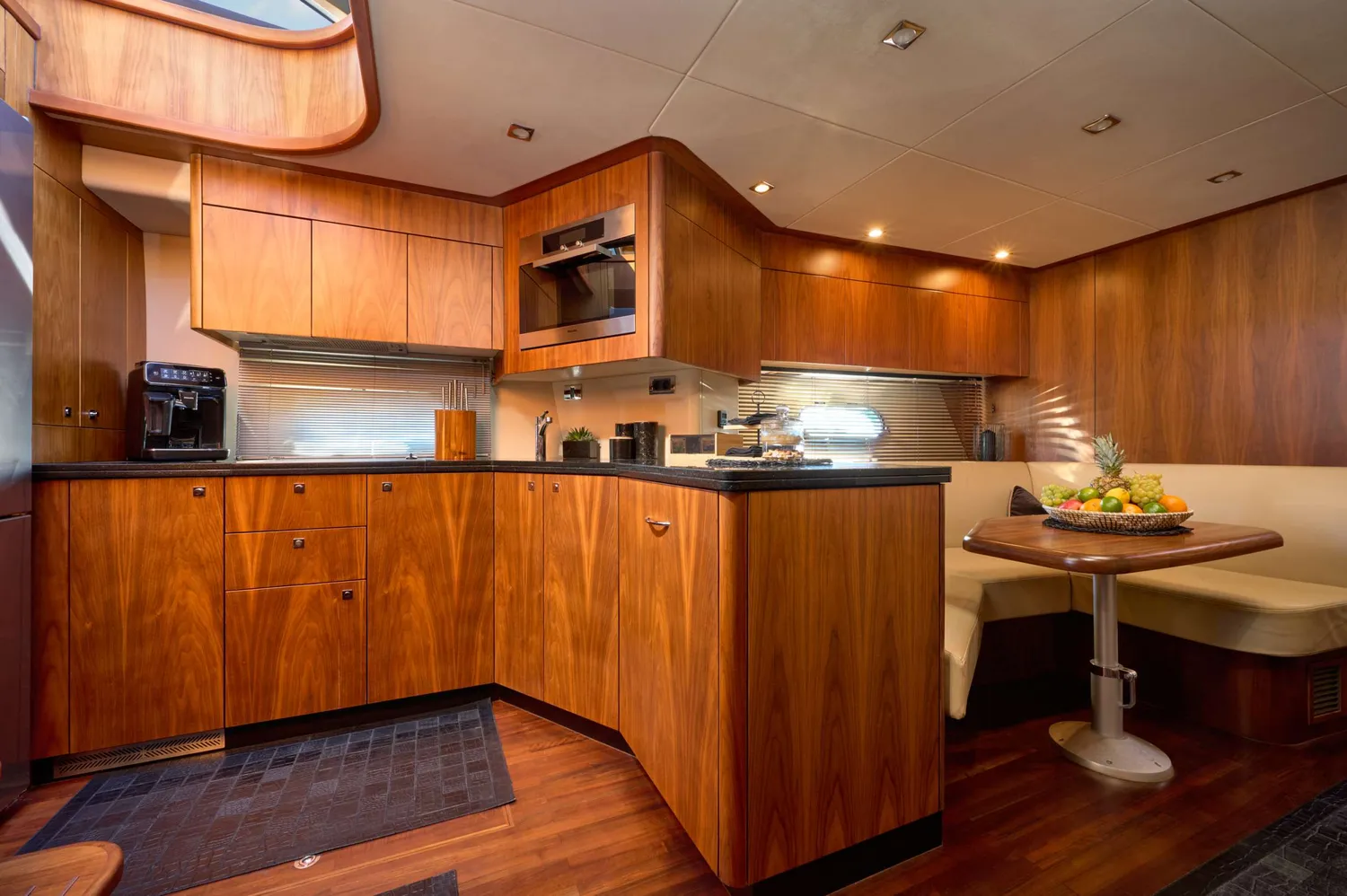 yacht-587980