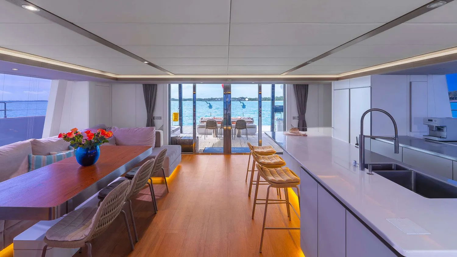 yacht-580411