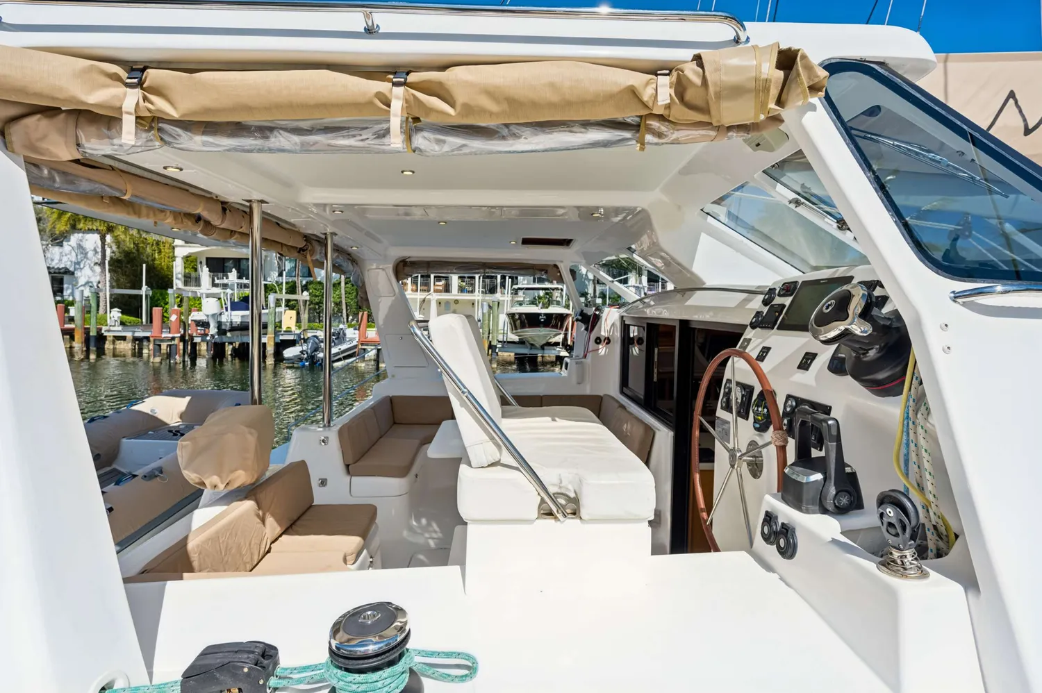 yacht-580160