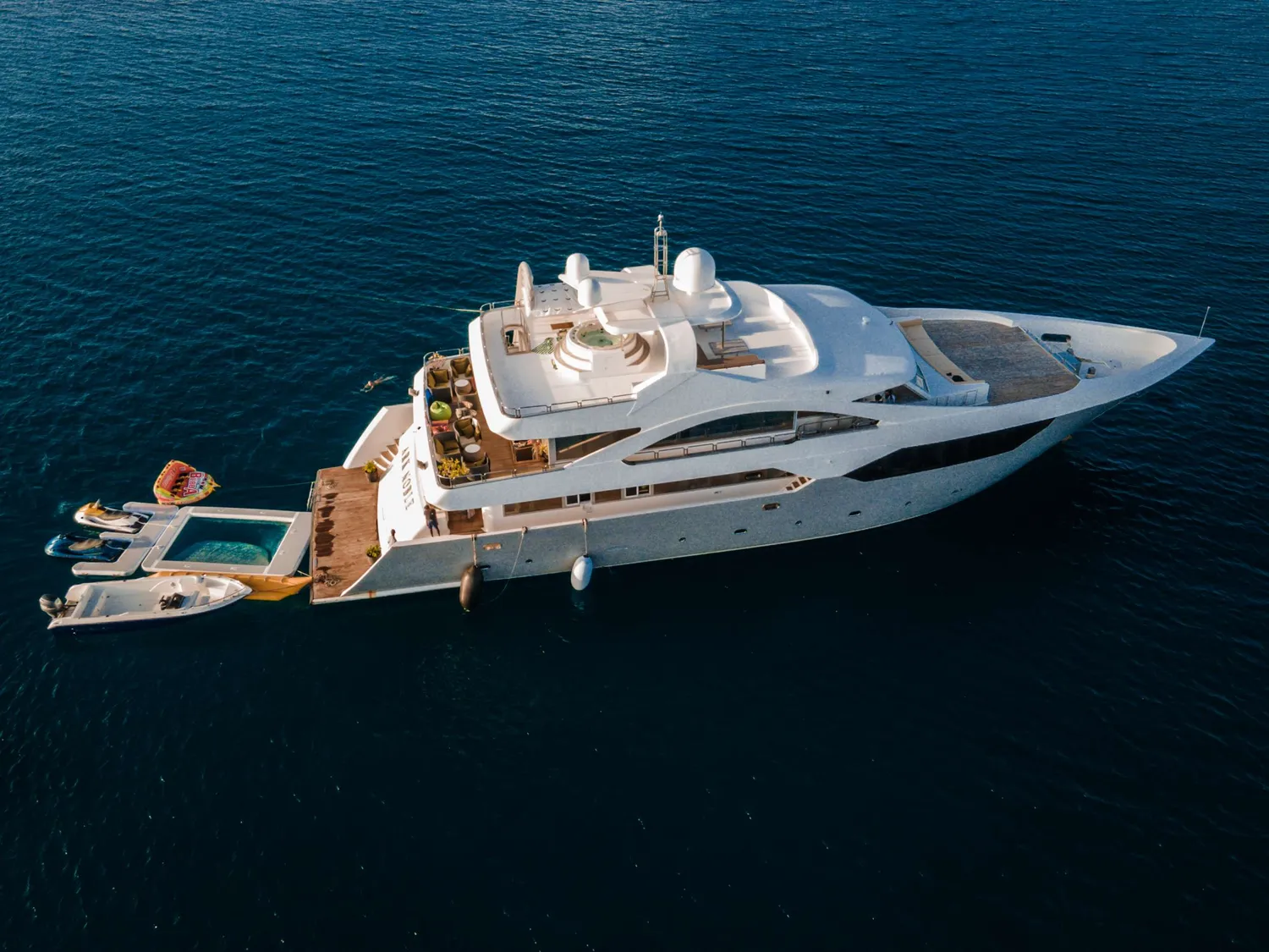 yacht-569521