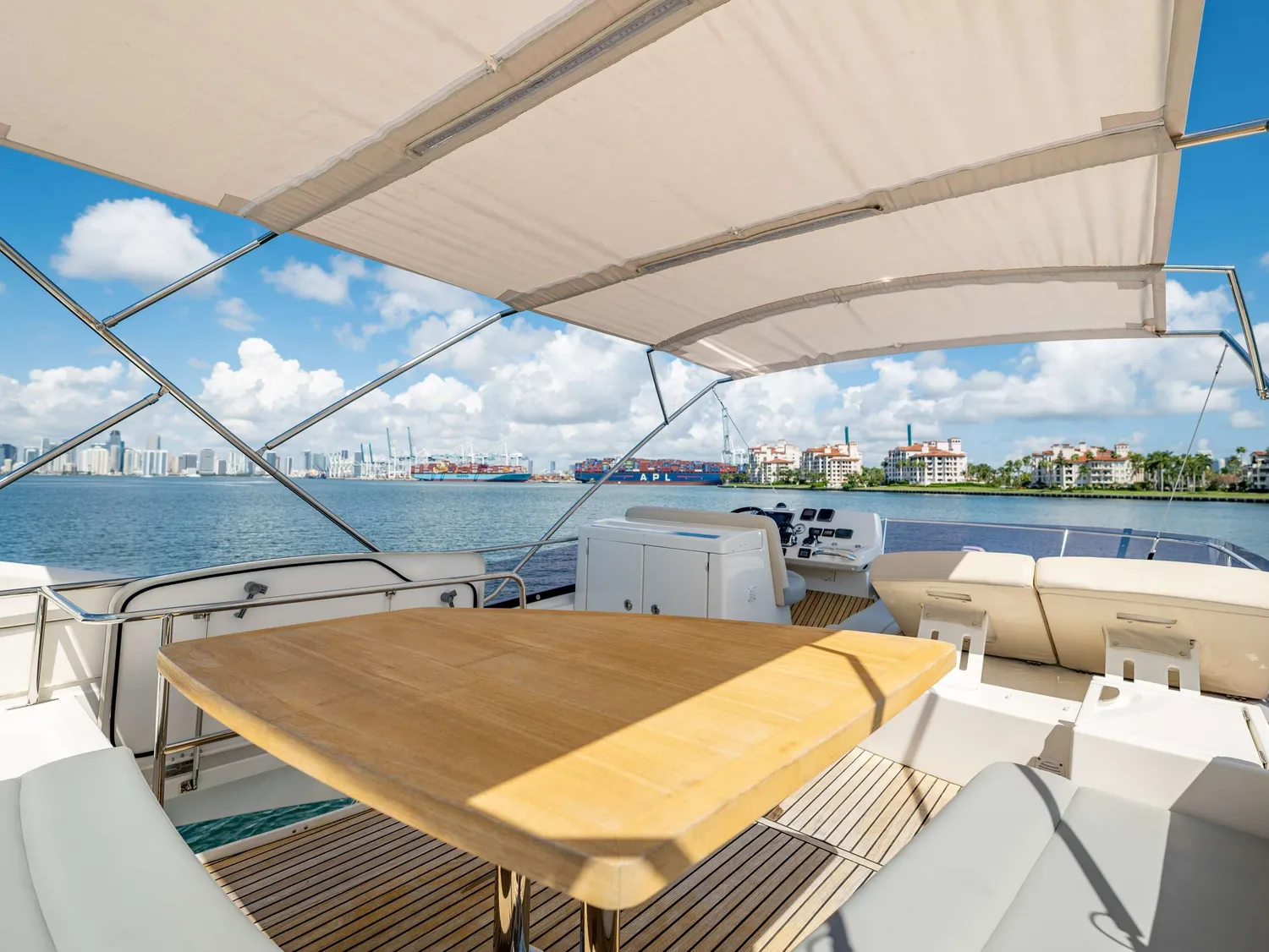 yacht-580059