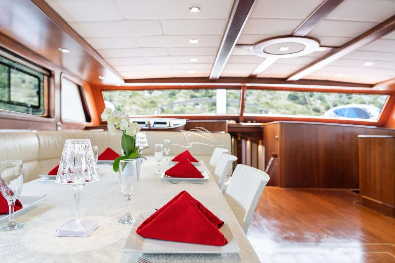 yacht-576051