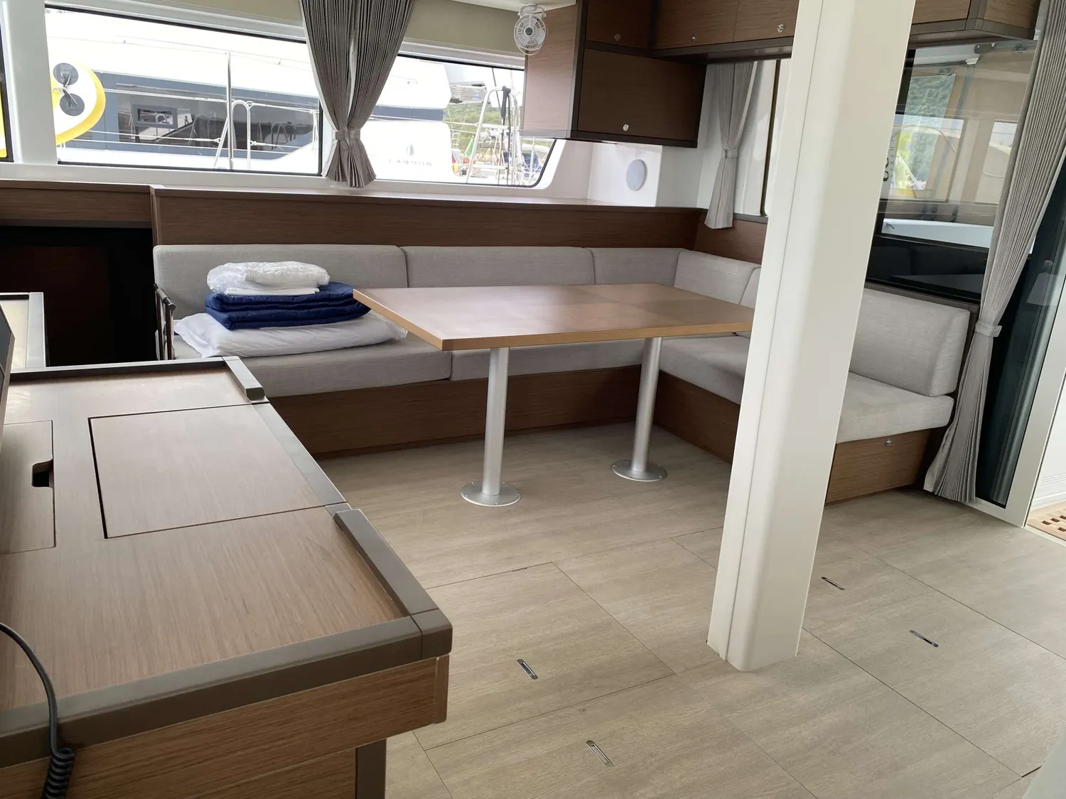 yacht-570068