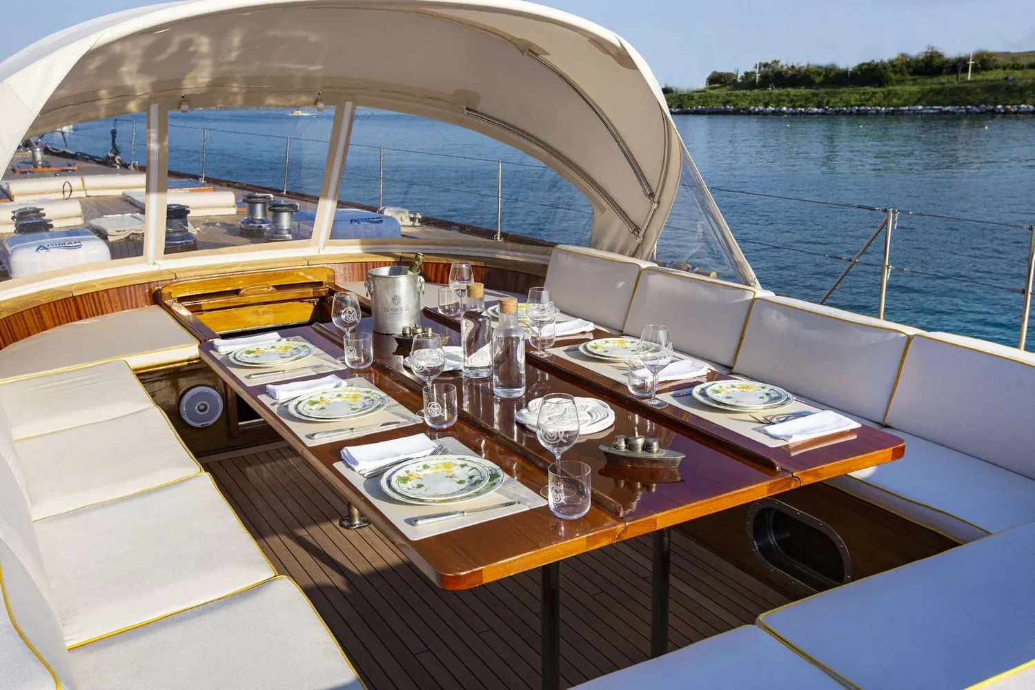 yacht-575435