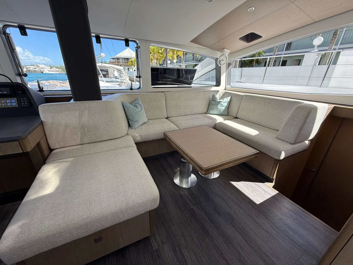 yacht-573893