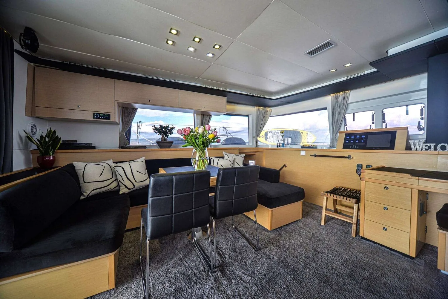 yacht-586908
