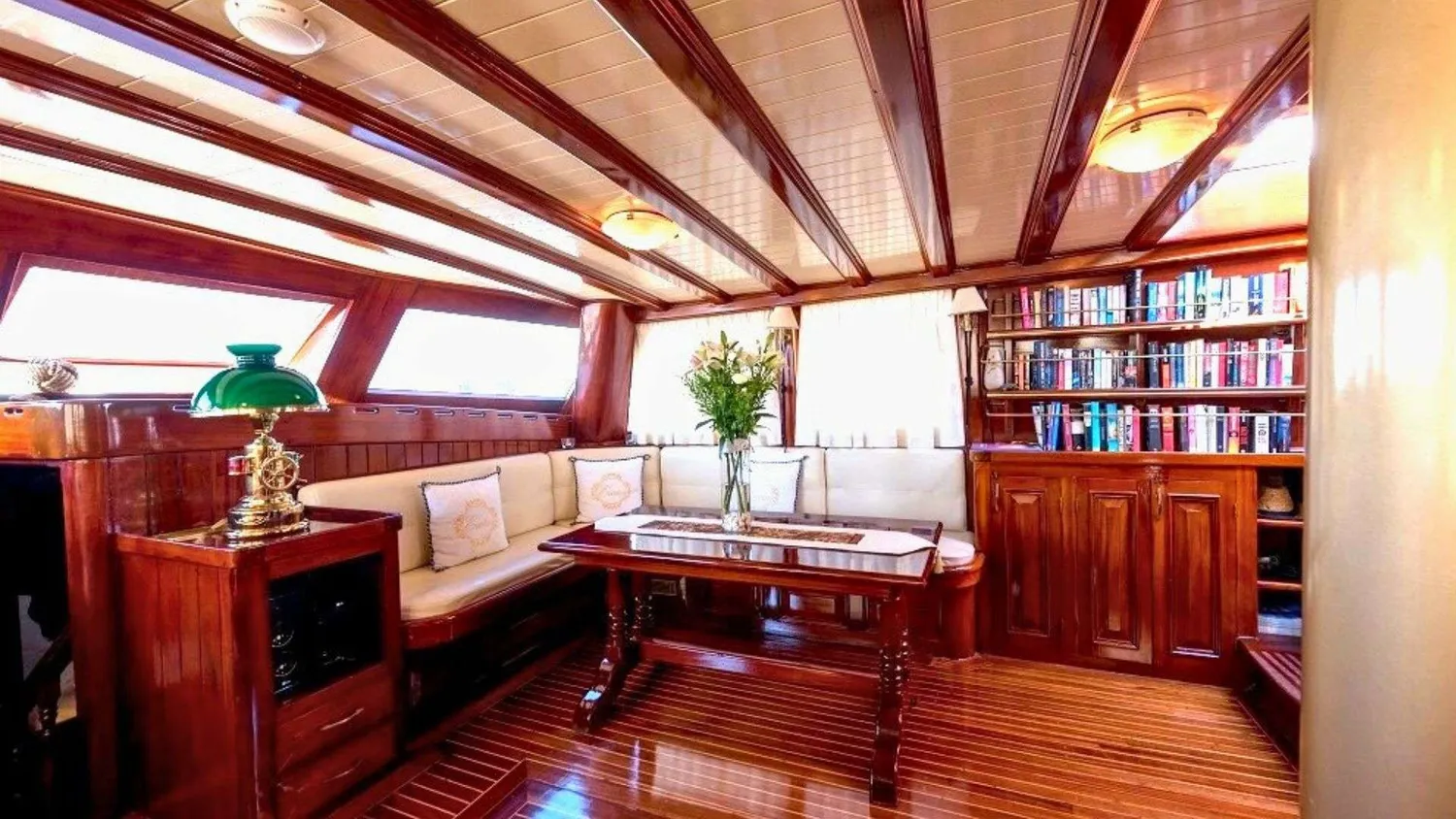 yacht-588239