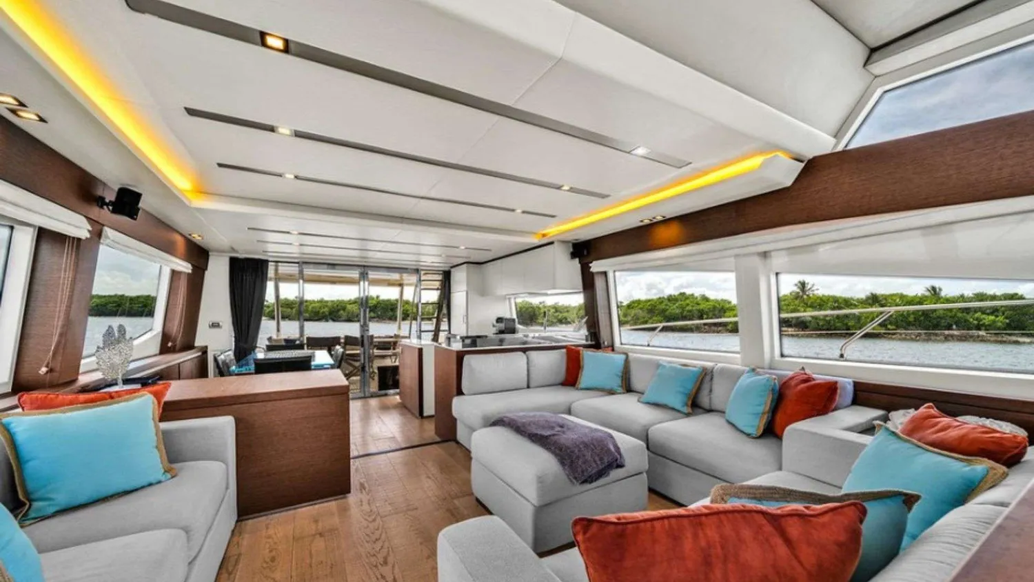 yacht-581090