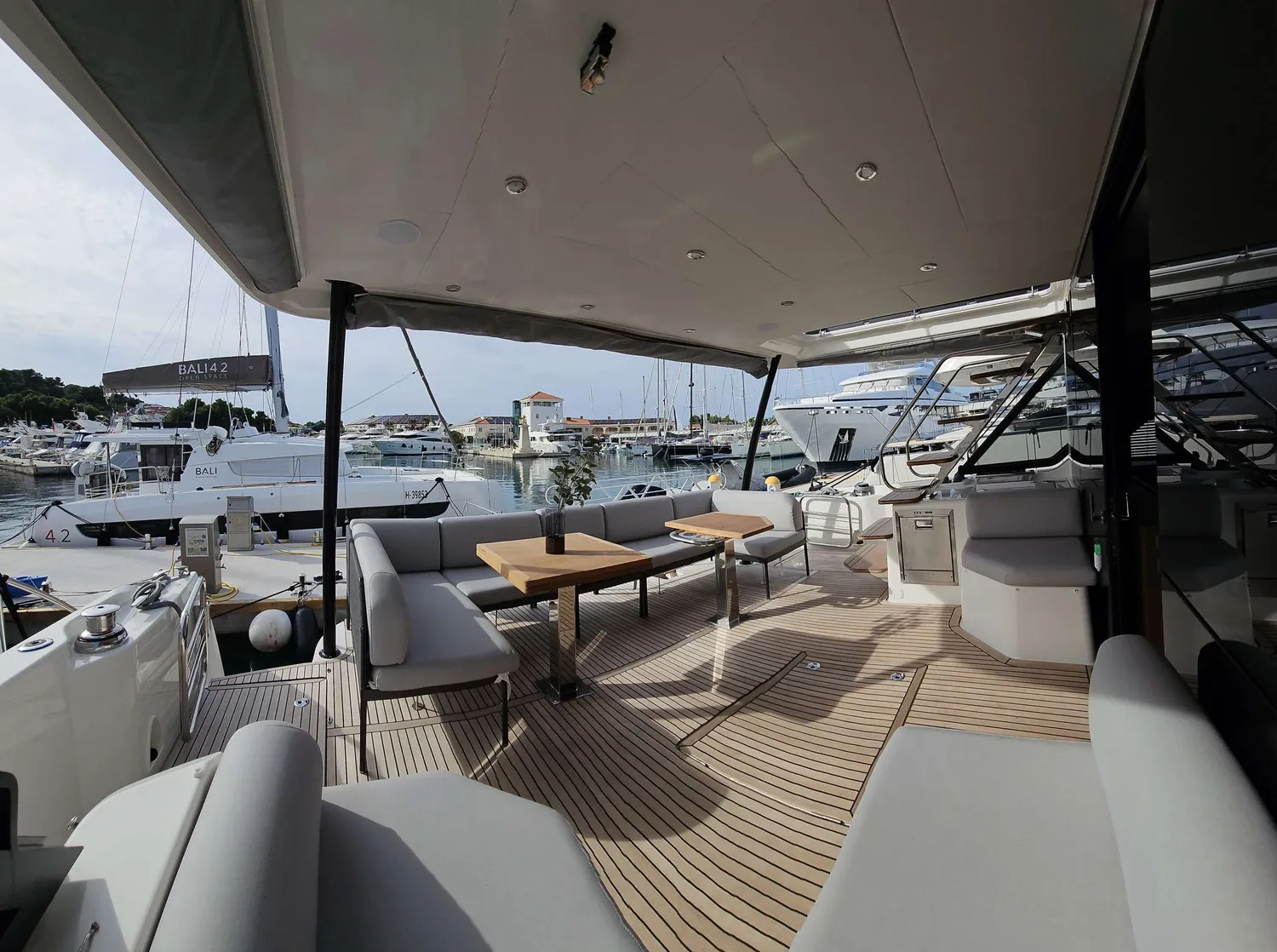 yacht-572823