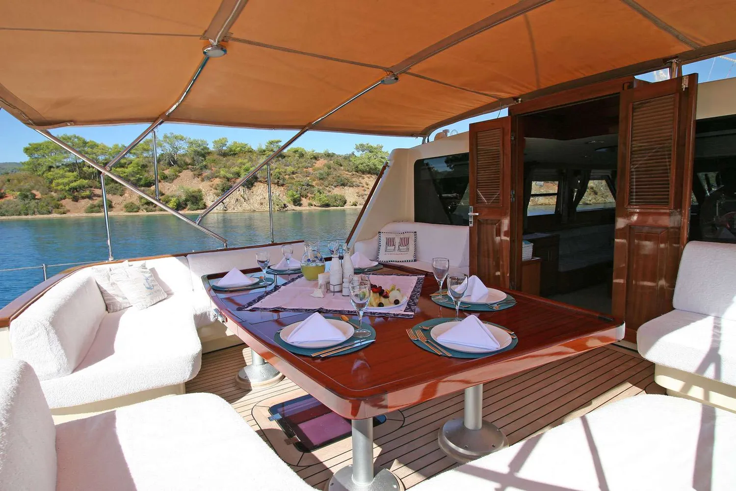 yacht-590821