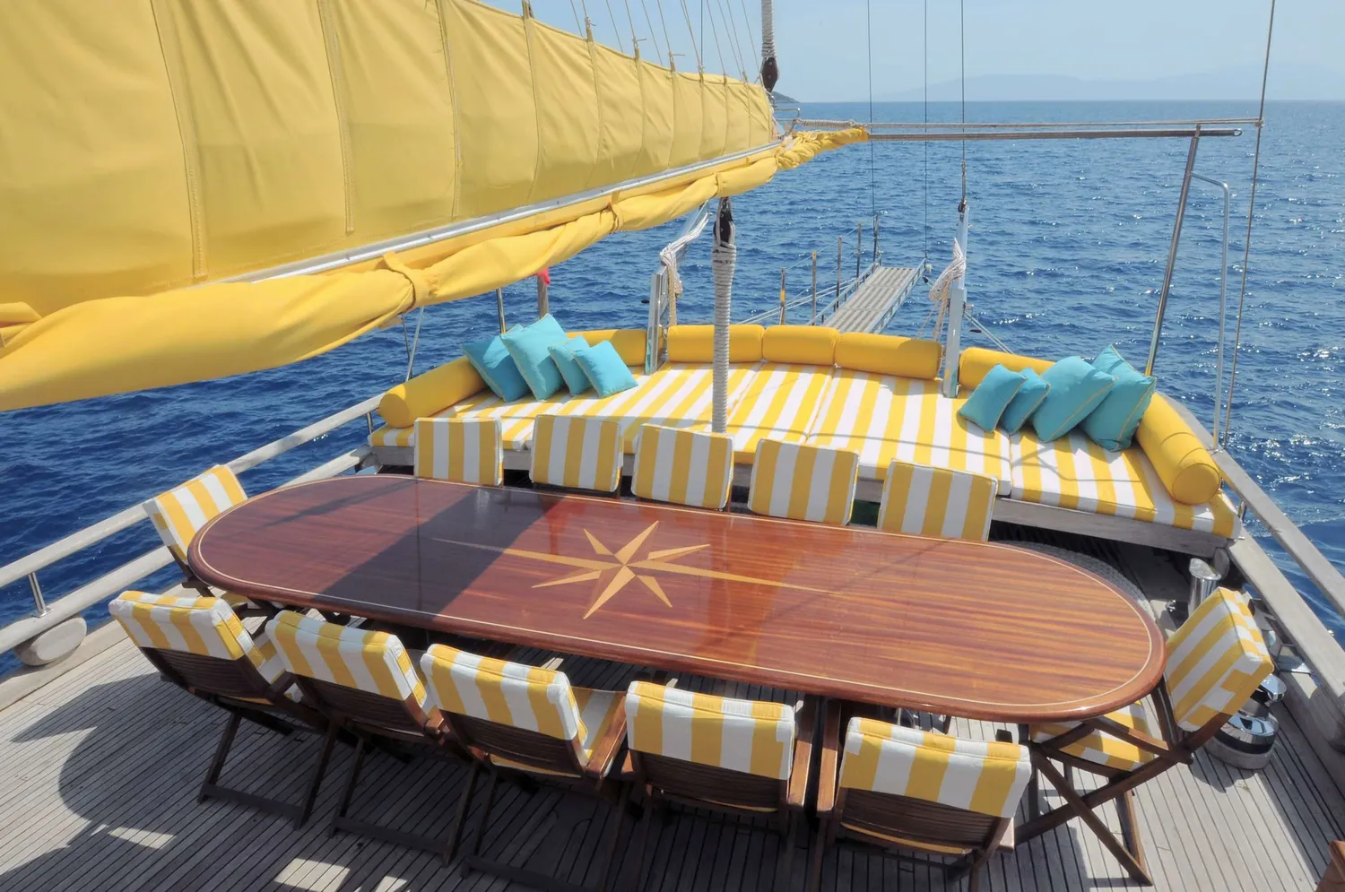 yacht-574293