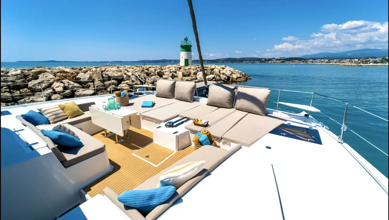 yacht-585751