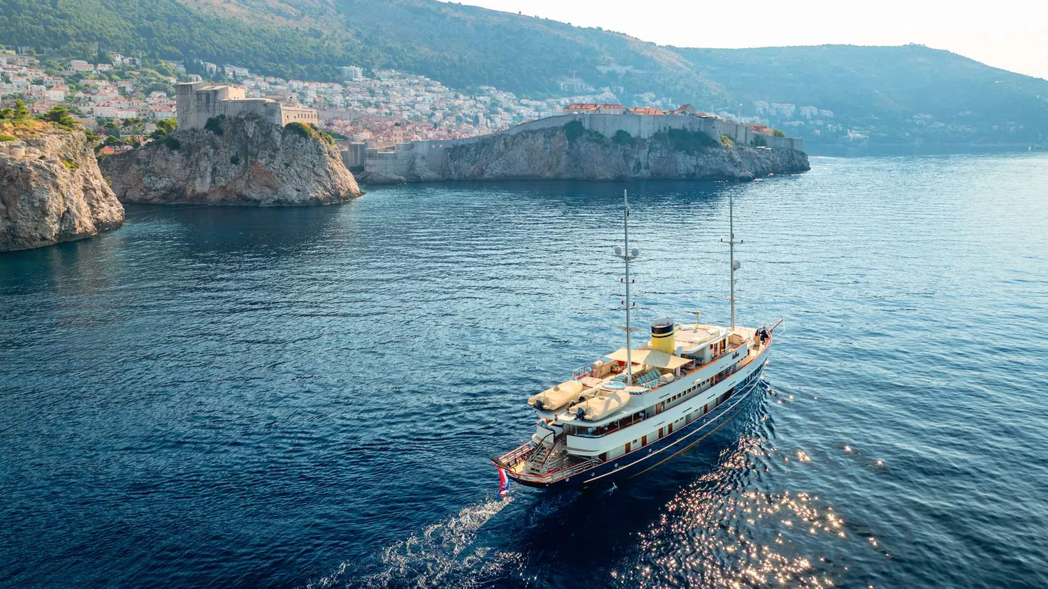 yacht-588238