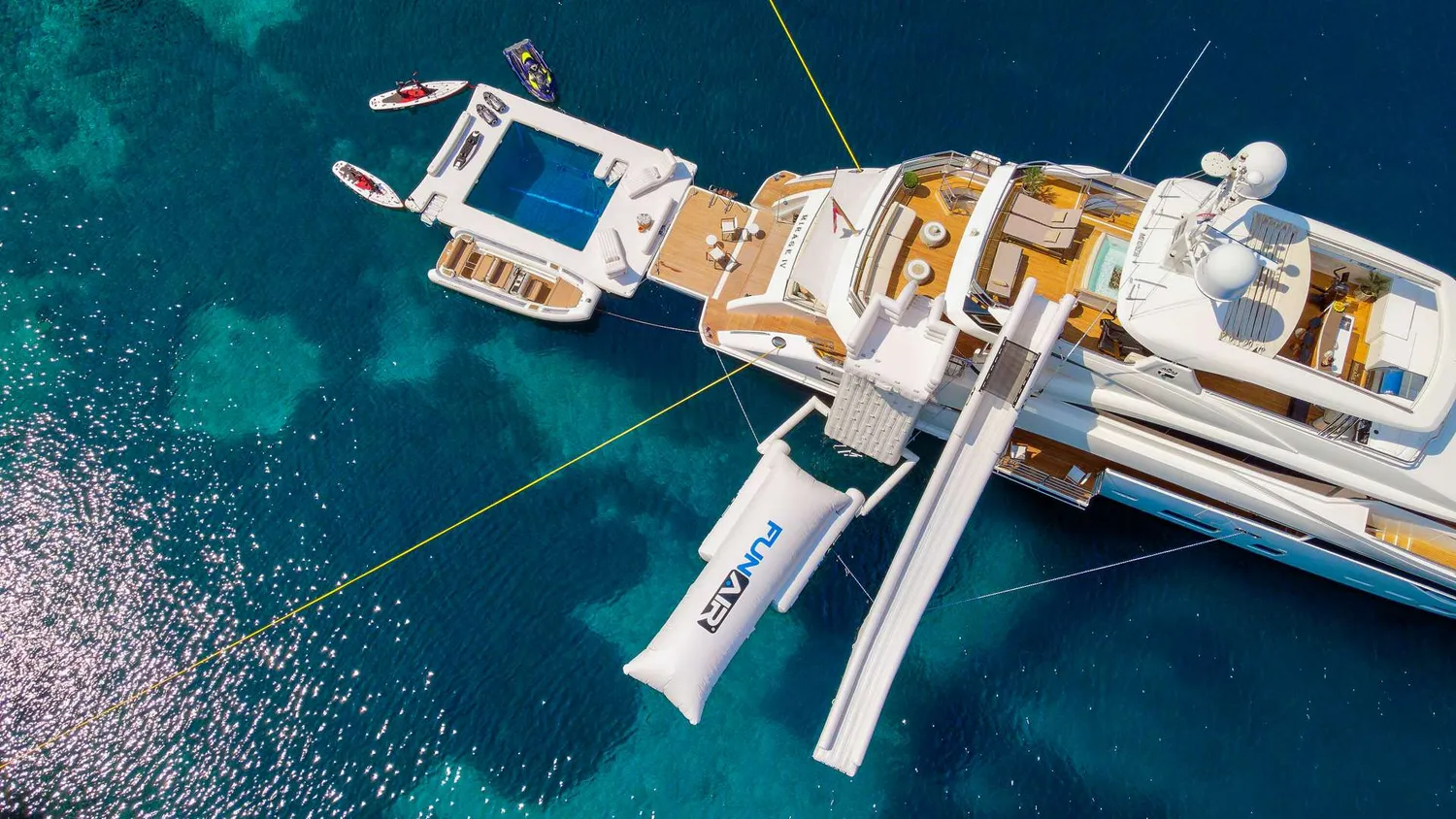 yacht-579836