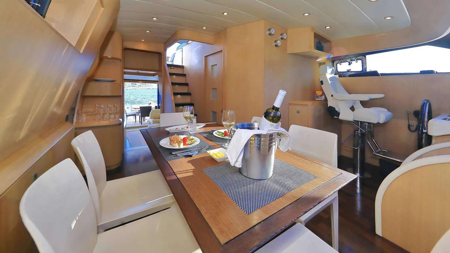 yacht-588811