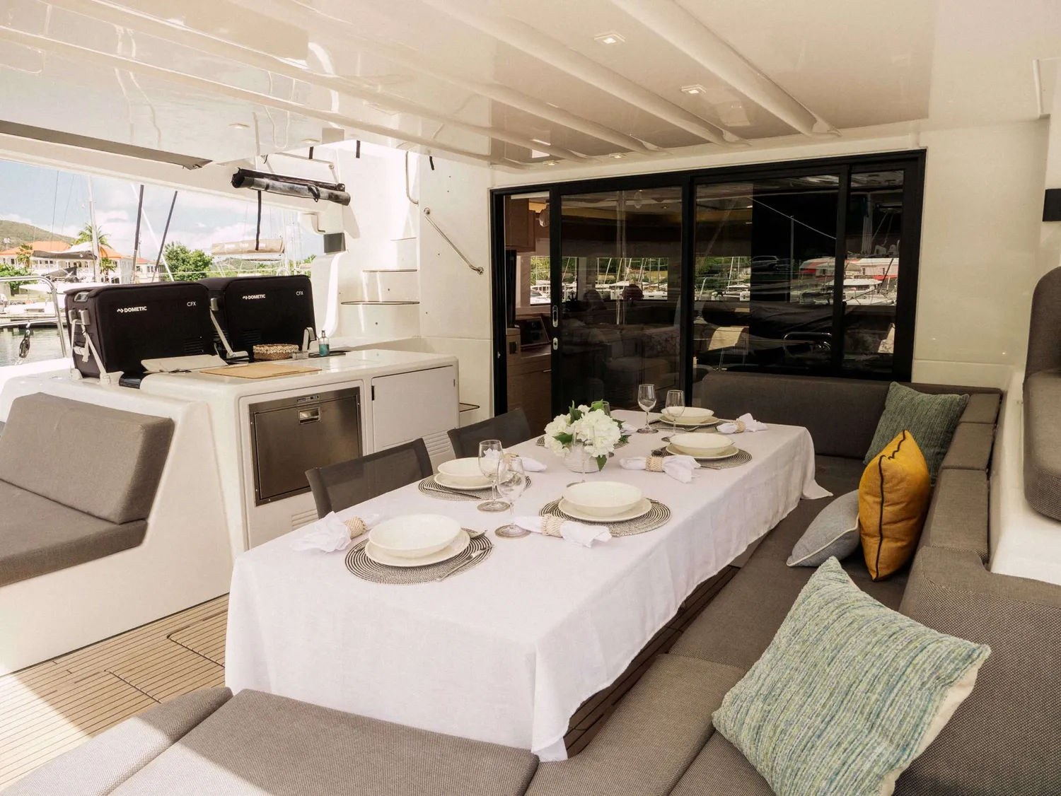 yacht-575272
