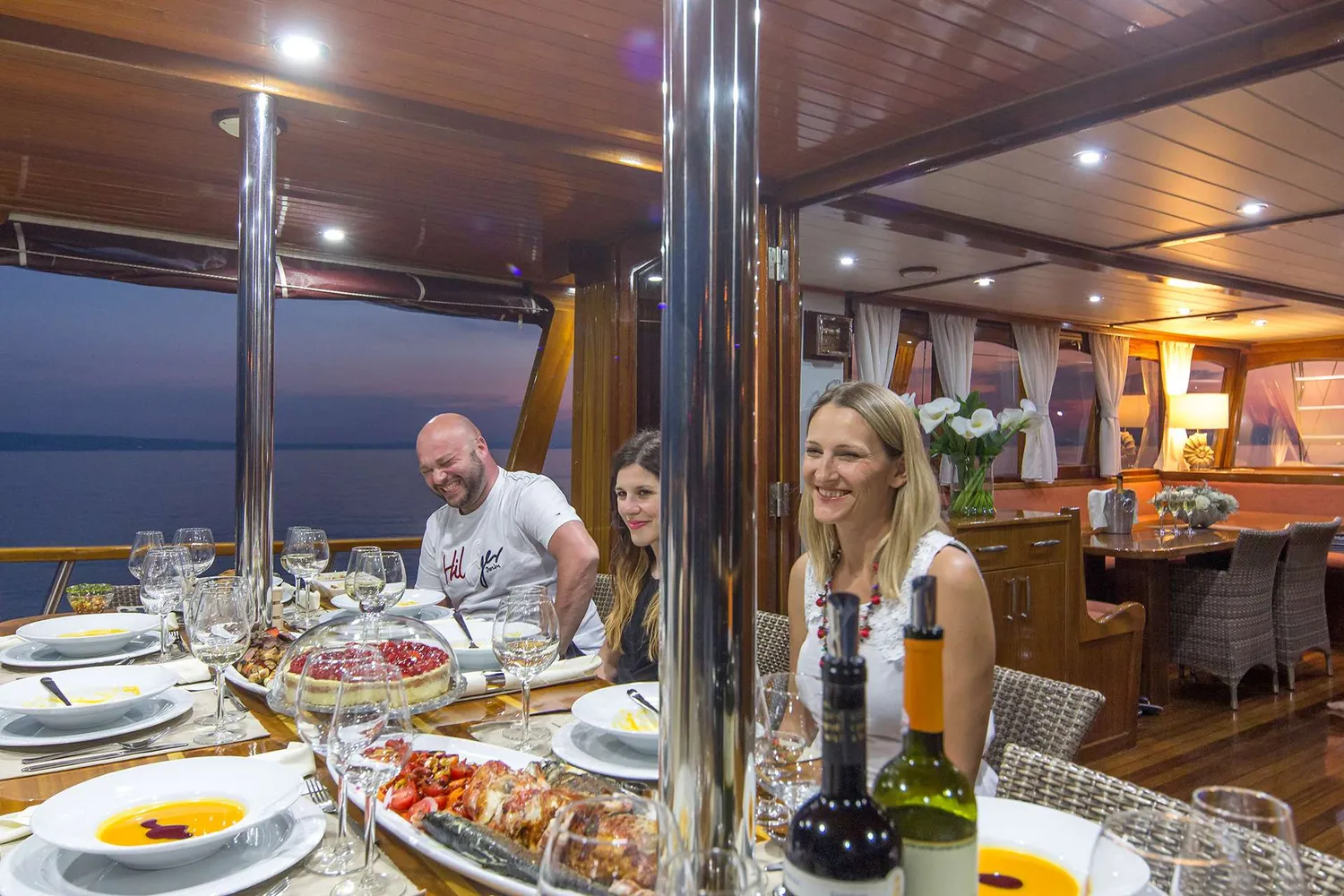 yacht-581296