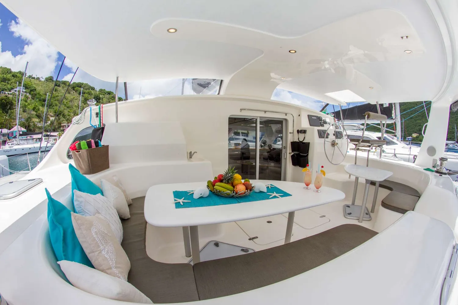 yacht-572813