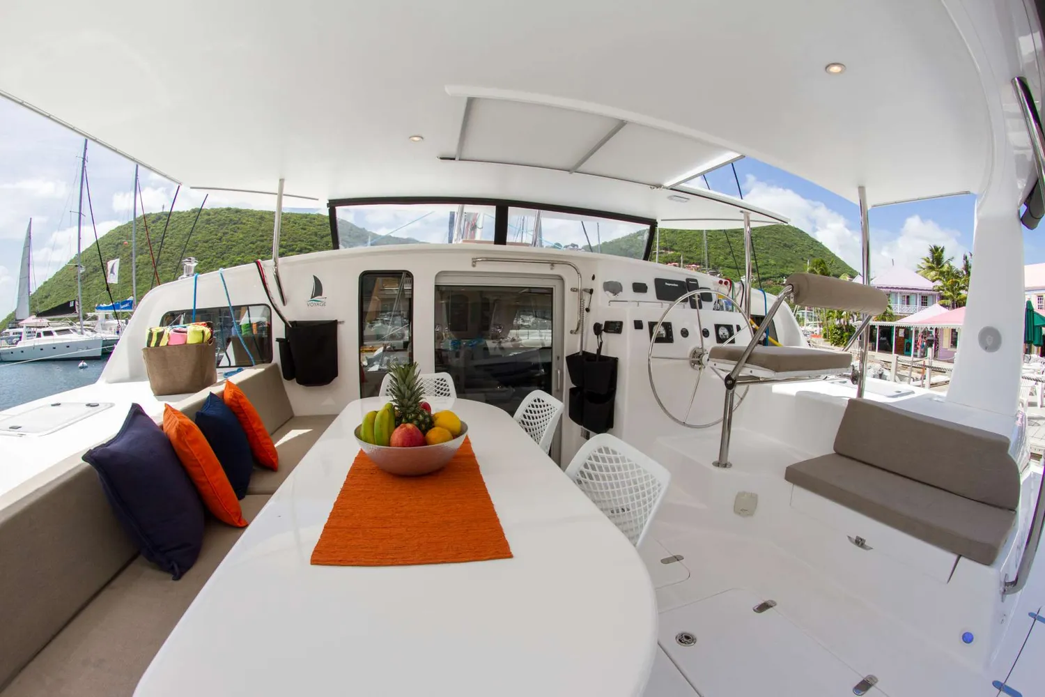 yacht-588558