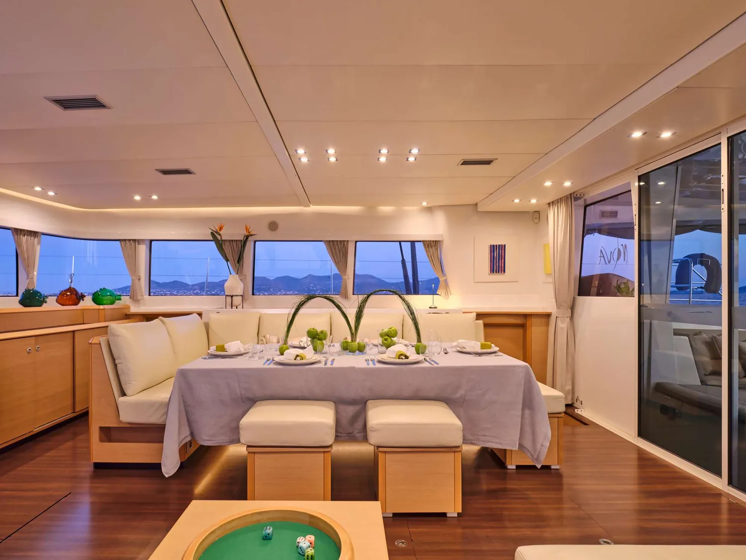 yacht-585204