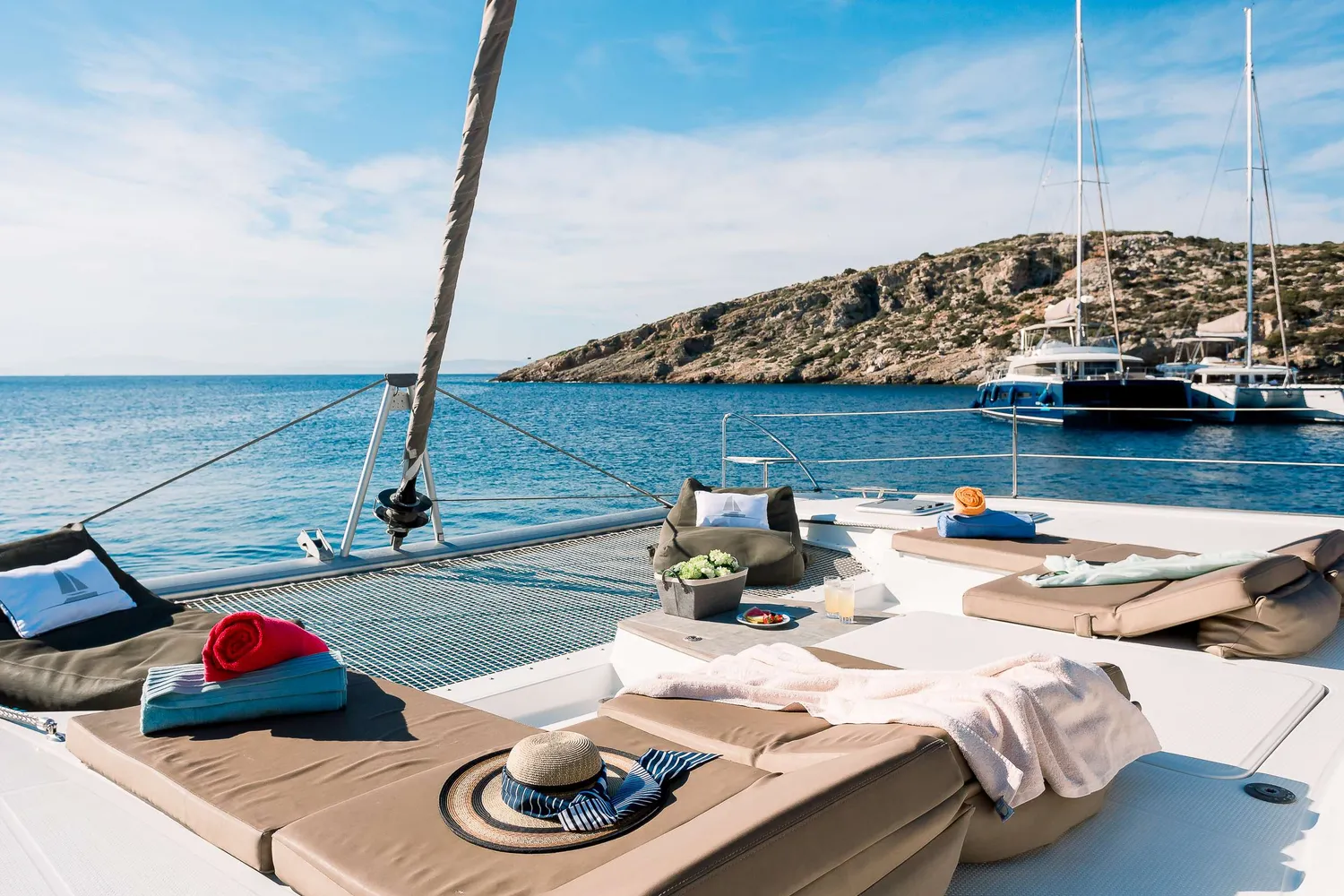 yacht-581756