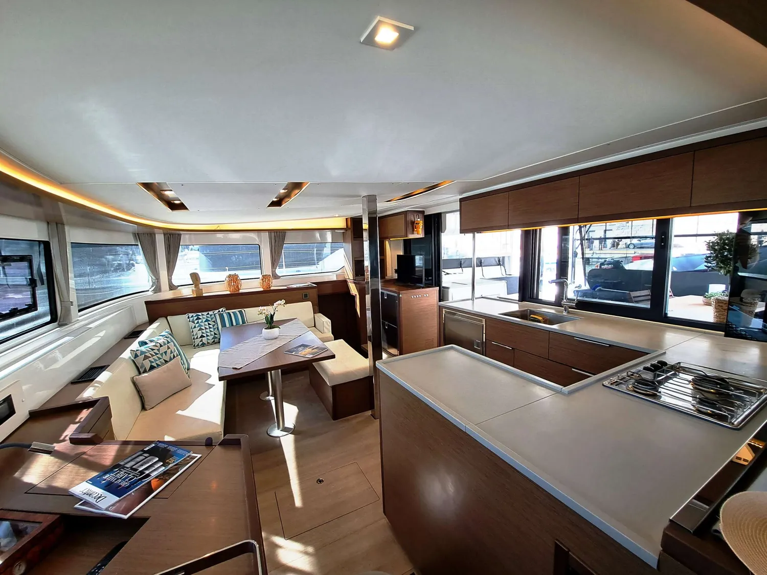 yacht-575168