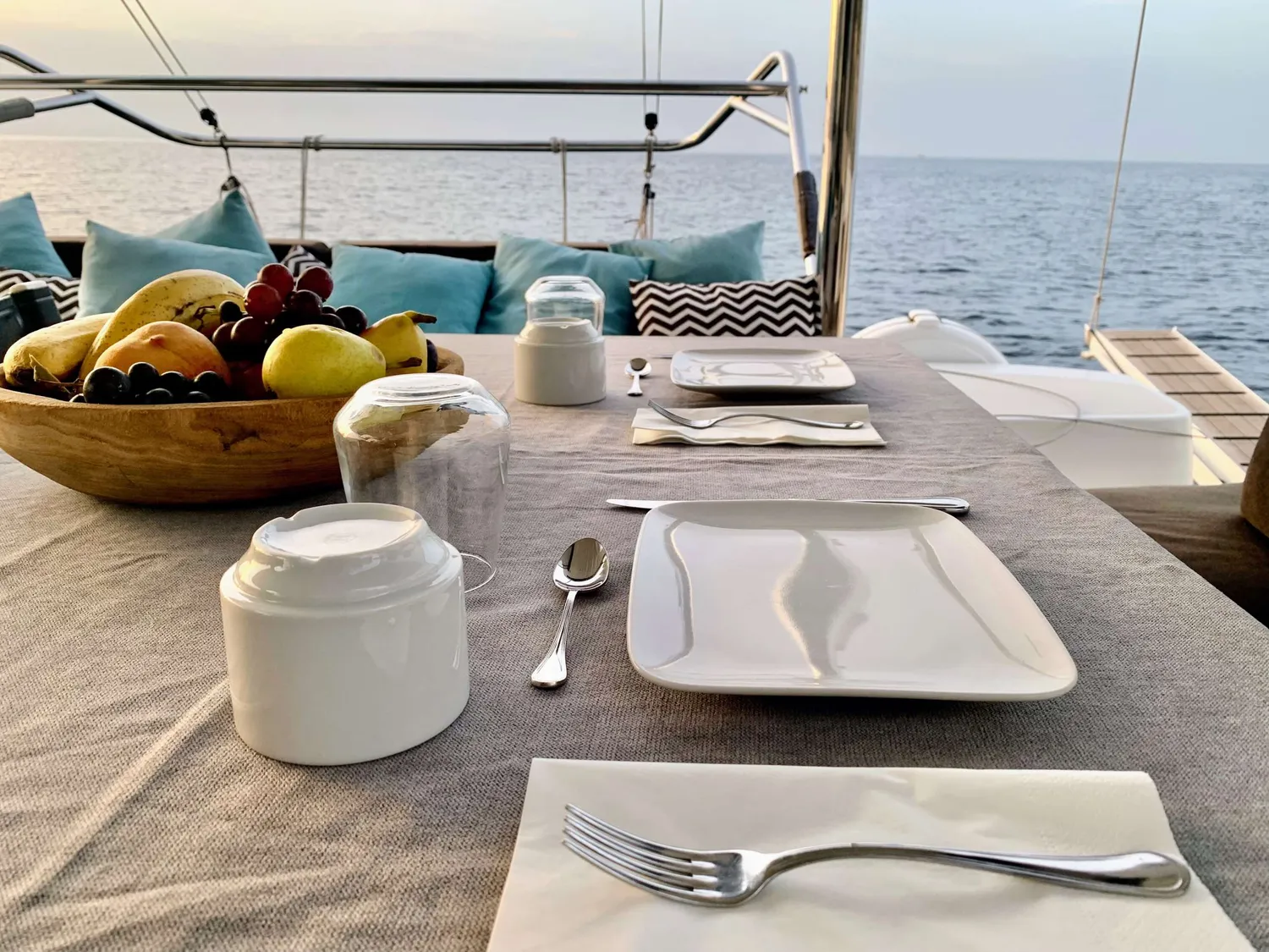yacht-573927