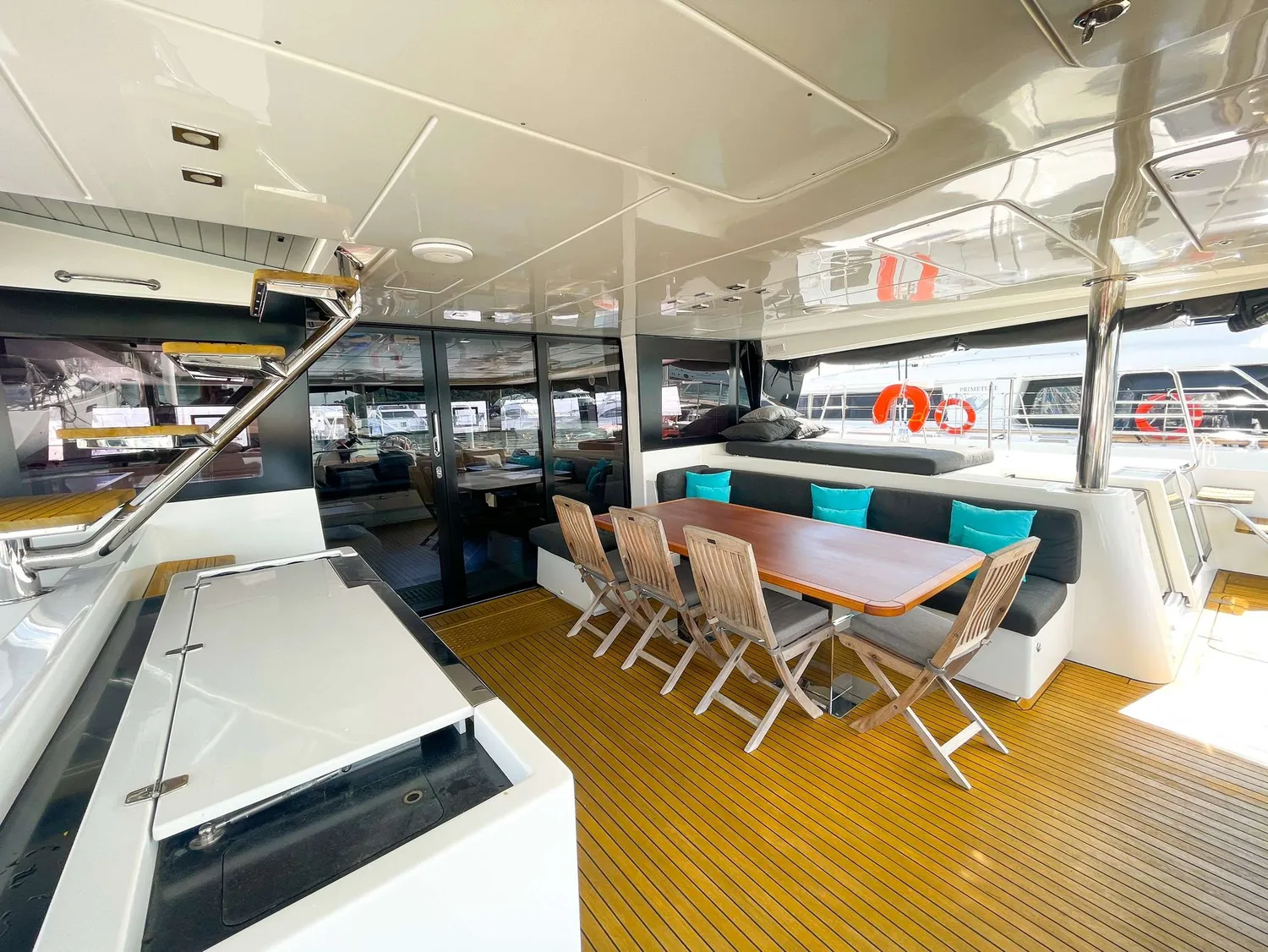yacht-572715