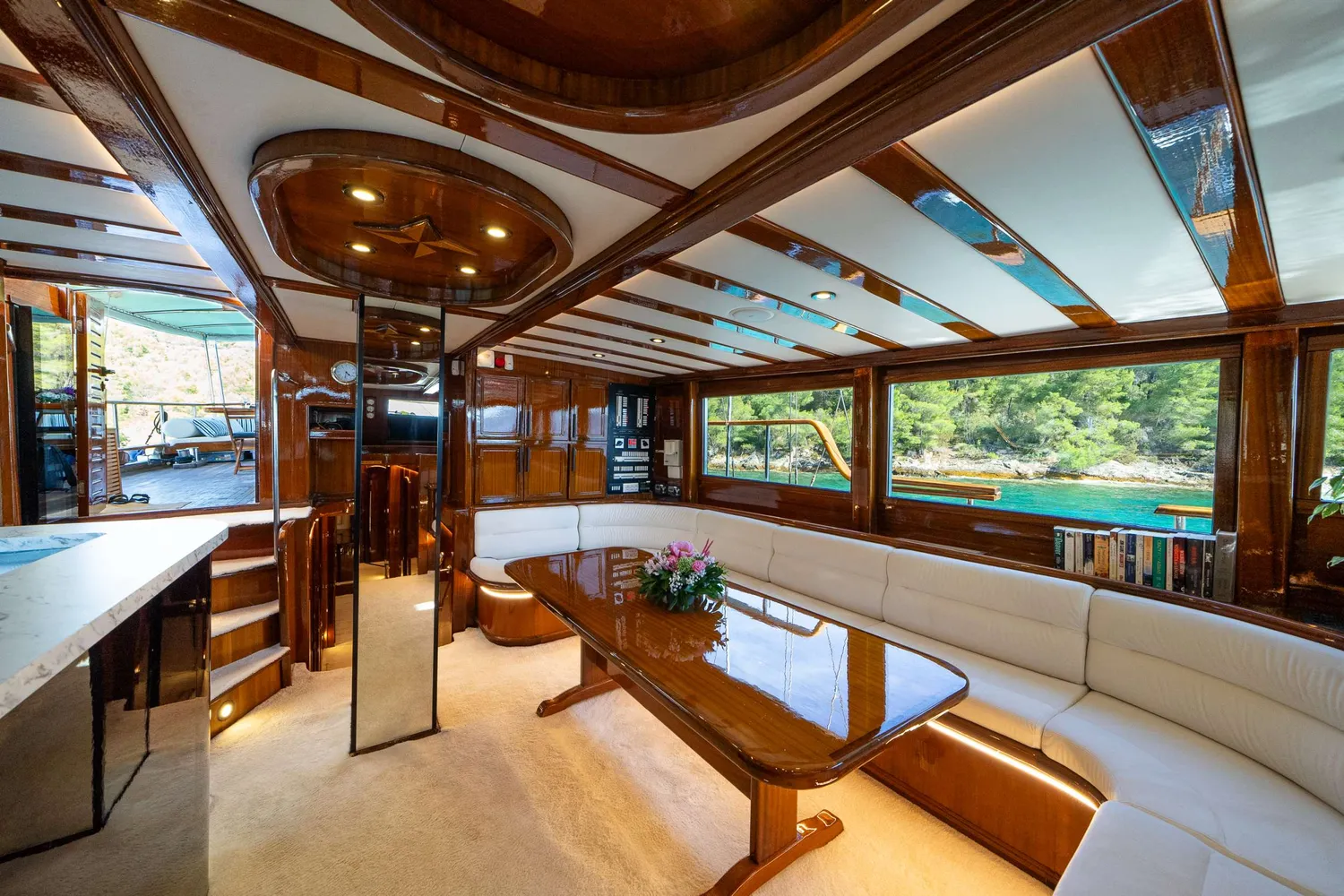 yacht-589418