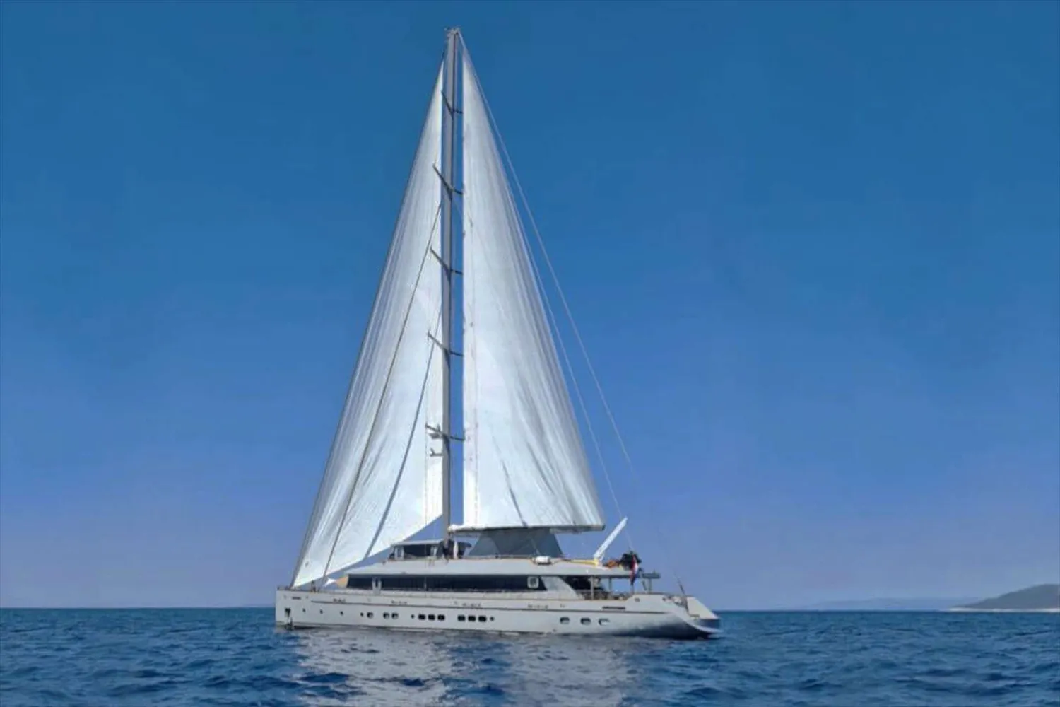 yacht-585276
