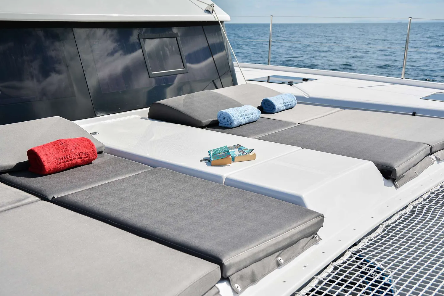 yacht-563619