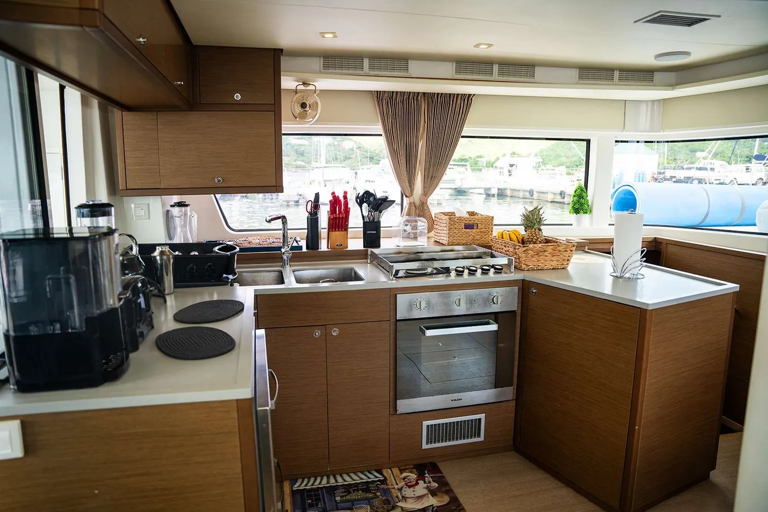 yacht-560455