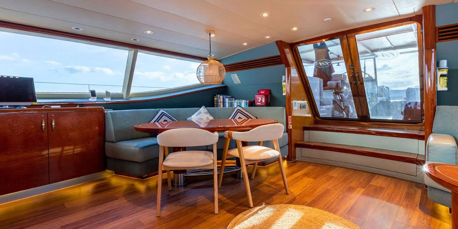 yacht-596557