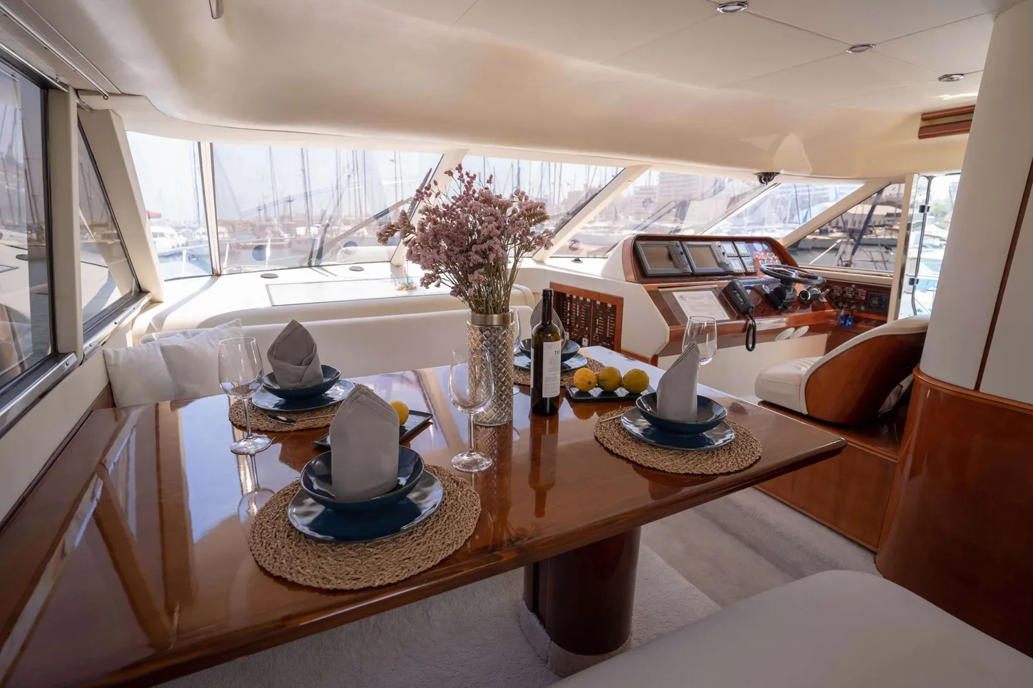 yacht-588979