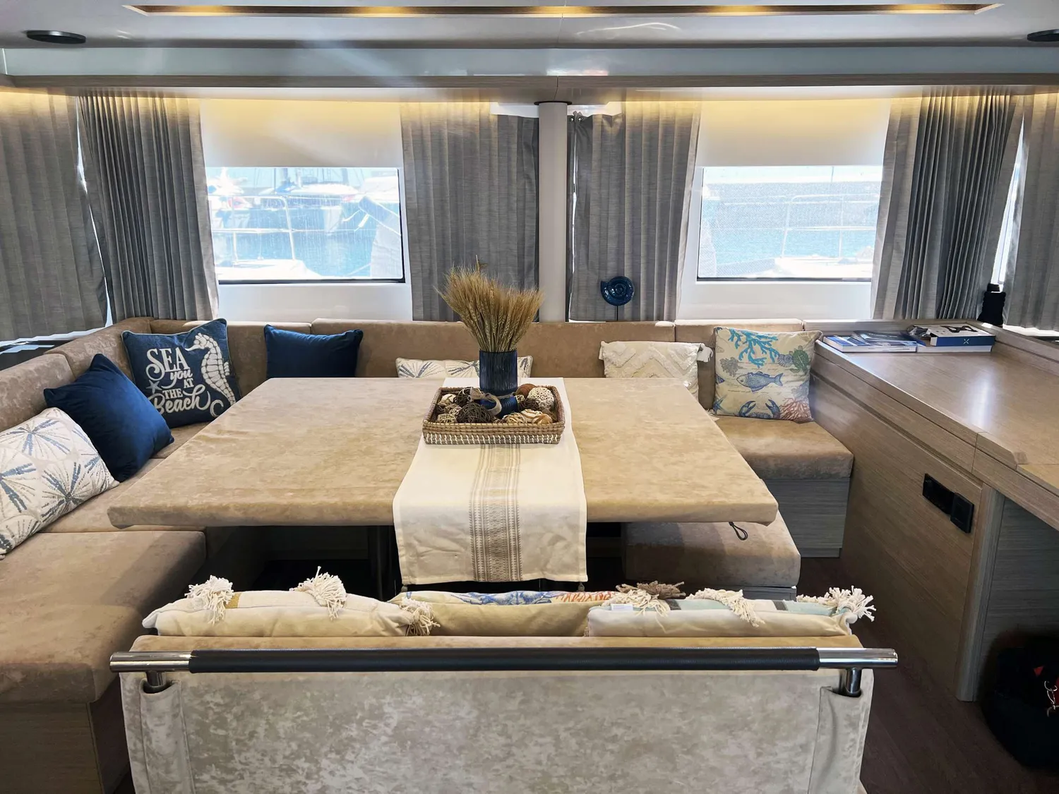 yacht-595659