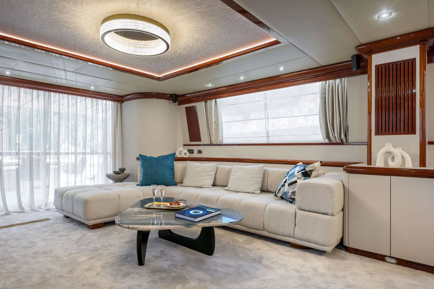 yacht-579561
