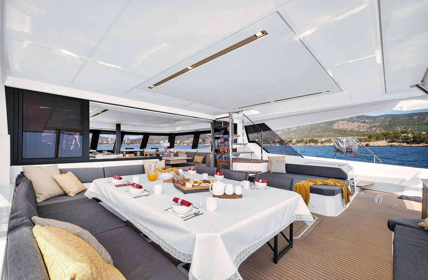 yacht-584206