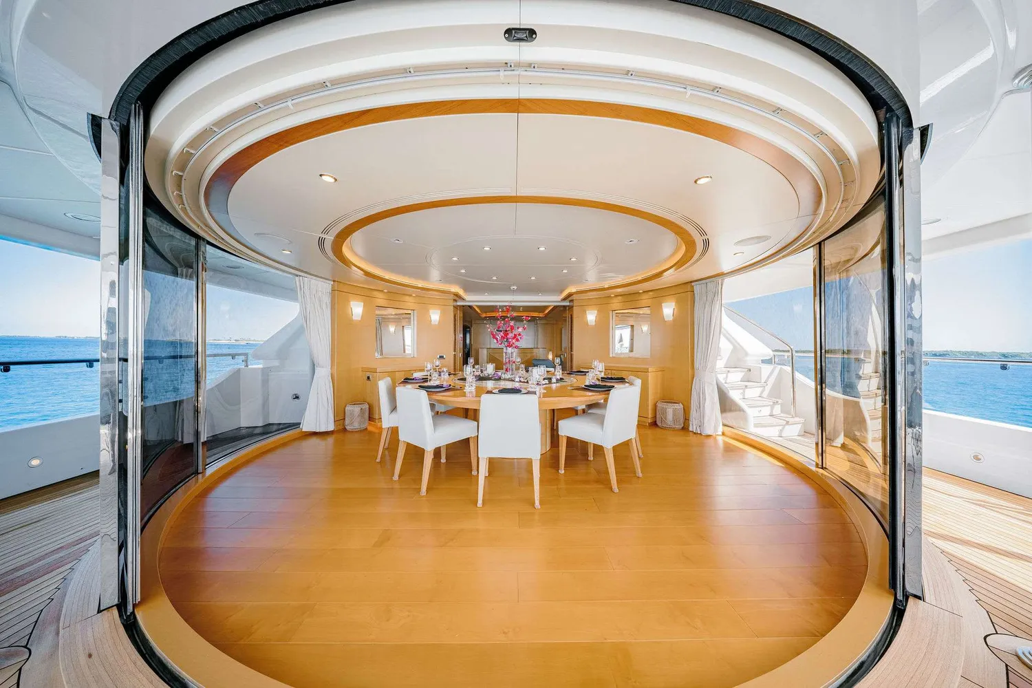 yacht-597955