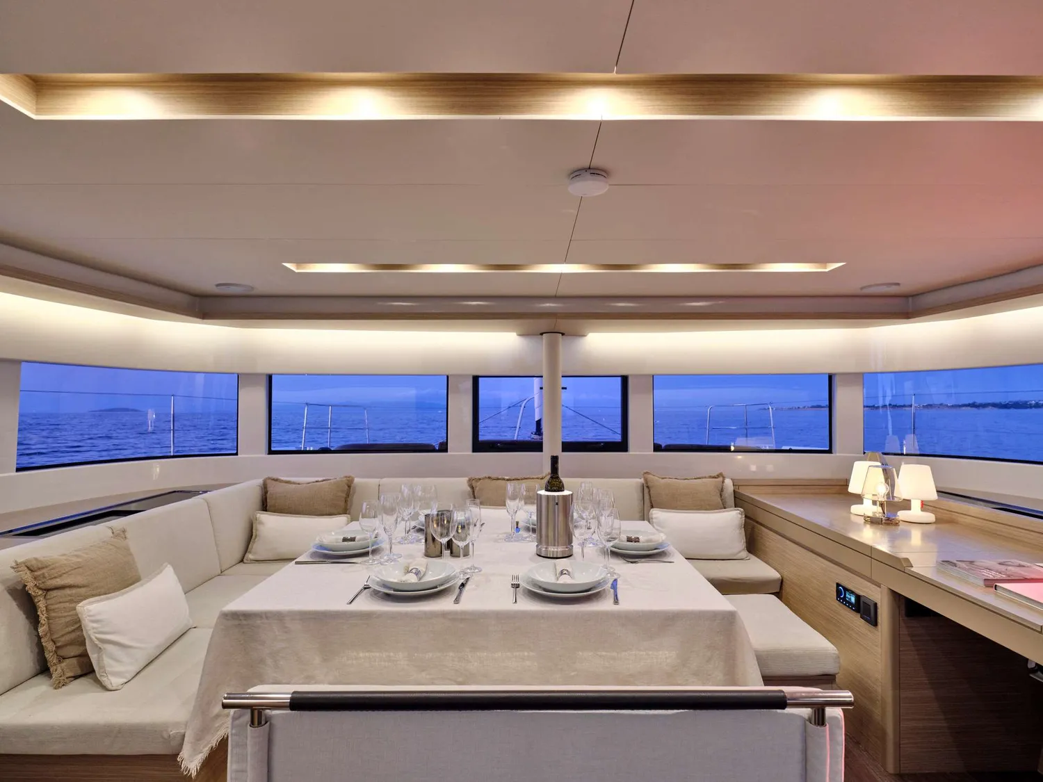 yacht-586494
