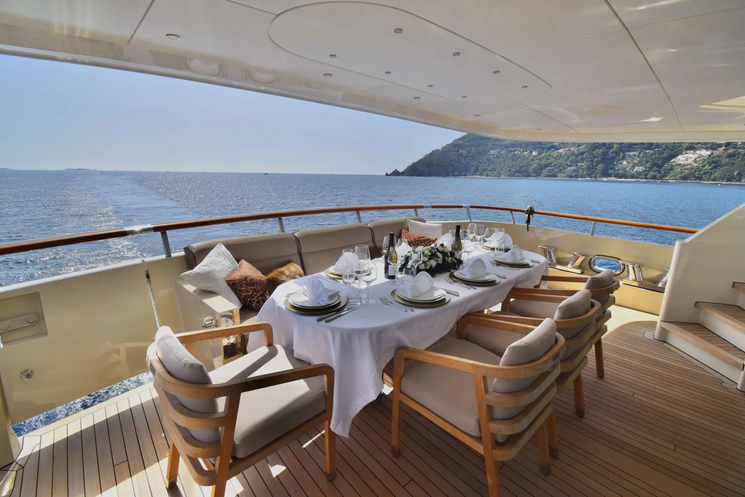 yacht-588751