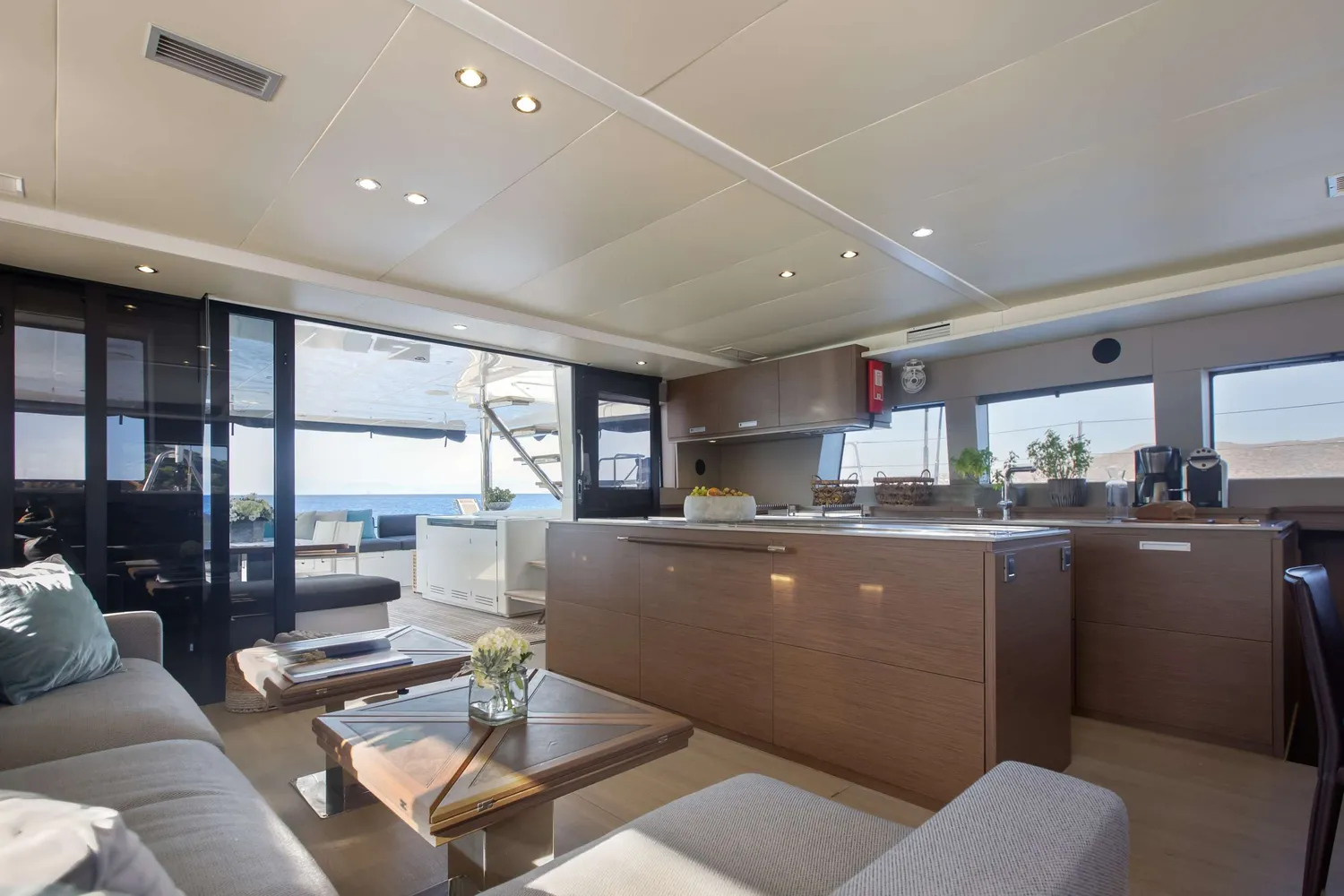 yacht-570518