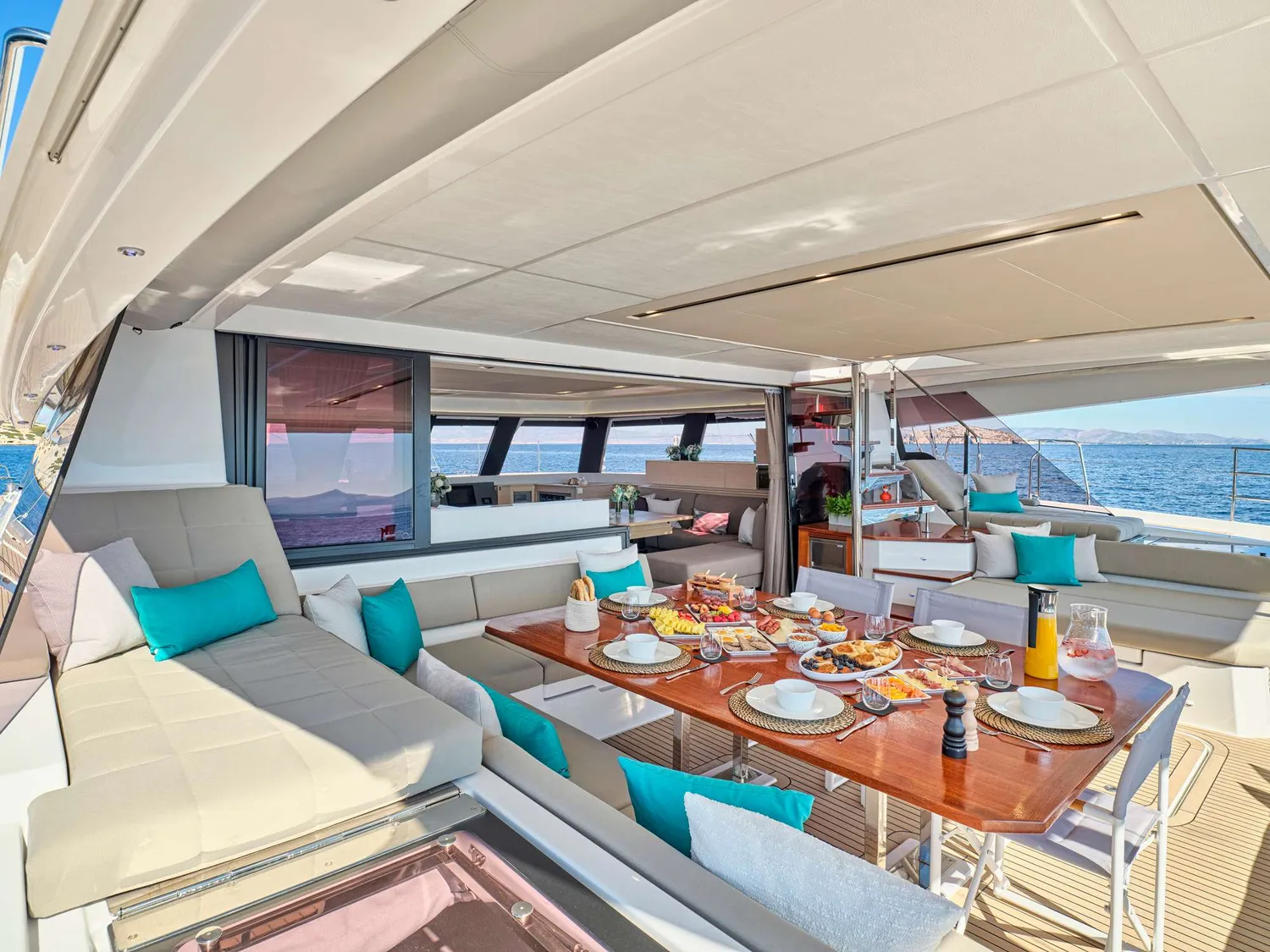 yacht-587010