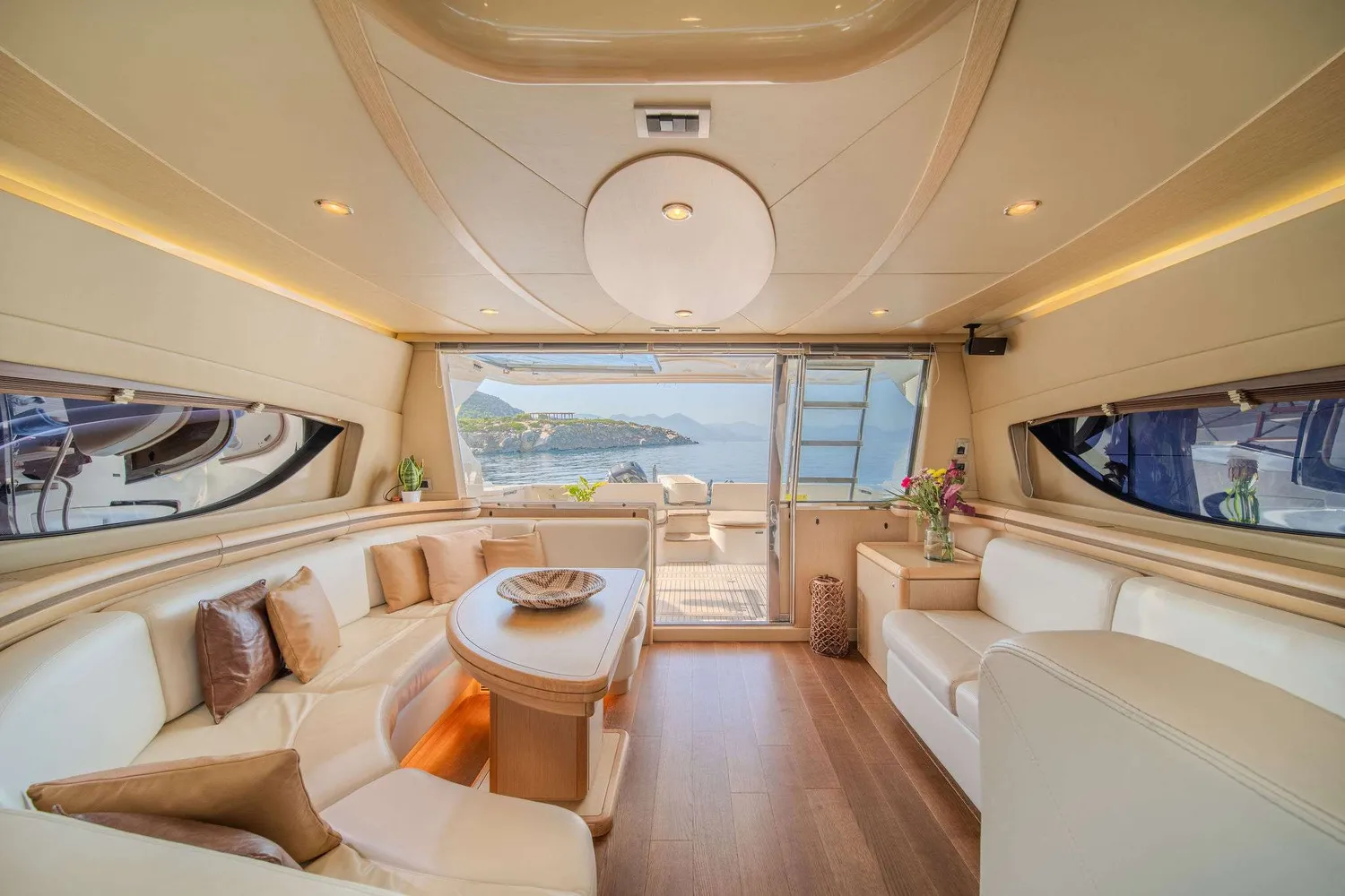 yacht-580796