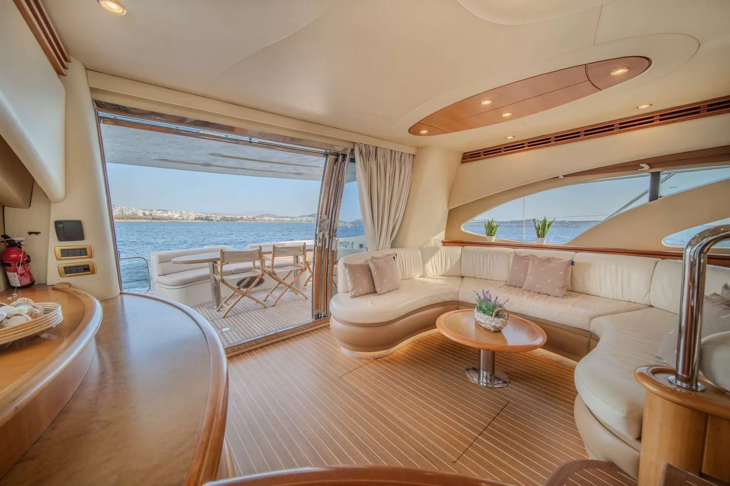 yacht-586985